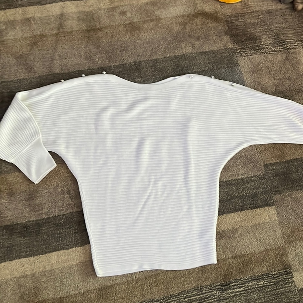 Cream white sweater with Diamond buttons on the shoulder 4 on each side